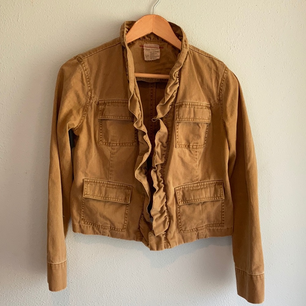 Free People jacket w/ pockets, hook closures. S/P.